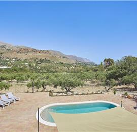 4 bedroom villa with pool, Castellammare del Golfo, sleeps 8-9